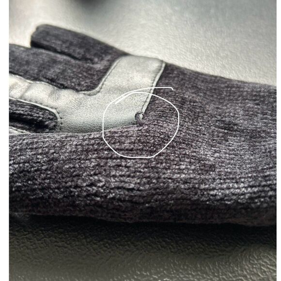 Used GC Isotoner Chenille Knit Gloves Black OS winter stretch glove E21 - Picture 9 of 9